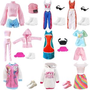 Kalanka-Lot De 24 Vêtements Et Accessoires Compatibles Avec Barbie, Comprend 1 Survêtement, 3 Ensembles À Manches Courtes, 1 Débardeur, 10 Chaussures, 8 Accessoires De Style Aléatoire Pour 30cm Poupé - Neuf