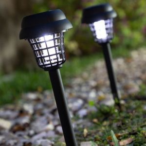 Shop-Story - Garlam : Lampe De Jardin Solaire Anti-Moustiques Rechargeable Et Écologique - Neuf