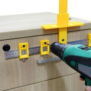 Outil de mesure de bois pour installer les poignées, les boutons sur les portes et les tiroirs. - Neuf