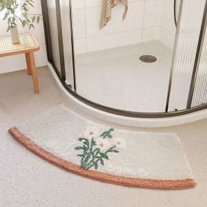 Tapis de bain incurv&eacute; &agrave; petits motifs de marguerites, tapis de douche d'angle antid&eacute;rapant, tapis de bain incurv&eacute; d'angle &agrave; bords festonn&eacute;s, dessous antid&eacute;rapant, absorbant, lavable, 40 x 100 cm - Neuf