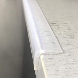 Coin De Table Protection Bebe,Transparent 100% Silicone Protection Angle Meuble Enfant,Auto-Adh&eacute;sif S&eacute;curit&eacute; Antichoc Bord (1.5x1.5cm Largeur,2m (Longueur)) - Neuf