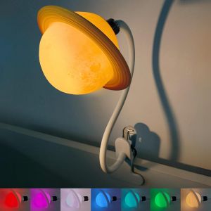 Subzonal-Saturn Lampe De Nuit &Agrave; Clip Pour Chambre D'enfant - Lampe Led &Agrave; Intensit&eacute; Variable Avec T&ecirc;te Amovible - Veilleuse Pour Gar&ccedil;ons Et Filles - Veilleuse De Nuit Avec 7 Couleurs Et 6 Niveaux De L - Neuf