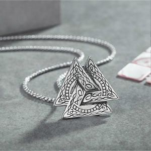 Japonais Et Cor&eacute;en R&eacute;tro Domineering Viking Logo Pendentif Collier En Acier Inoxydable Hommes Et Femmes Couple Punk Hip Hop Personnalit&eacute; - Neuf