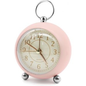 Réveil analogique rétro à double cloche sans tic-tac ¿ Horloge de table à quartz vintage à piles avec veilleuse pour enfant ¿ Pour un sommeil profond (poudre) - Neuf