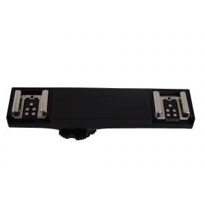 vhbw Adaptateur double pour griffe flash compatible avec Canon EOS 550D, 5D appareil photo - Support de sabot flash E-TTL, plastique / métal, noir - Neuf