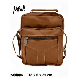 Sacoche bandouli&egrave;re pour homme multi poches - 100 polyur&eacute;thane - Couleur camel - Neuf