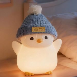 Veilleuse Enfant En Forme De Pingouin Mignon Avec Bonnet Tricot&eacute; Bleu, Veilleuse B&eacute;b&eacute;, Rechargeable/&Agrave; Intensit&eacute; Variable, Avec Fonction Interrupteur Tactile,Veilleuse Led En Silicone - Neuf