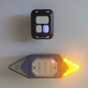 Feux De Vélo Bleus, Clignotants, Feux Arrière Led Étanches Et Rechargeables Par Usb Avec Télécommande Sans Fil, 5 Modes D'éclairage - Neuf