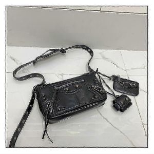 Les Femmes Concepteur De Rivet Clout&eacute; Moto Sac Noir Sac Bandouli&egrave;re Selle Sac &Agrave; Main Sac Noir Rose Violet Sac &Agrave; Bandouli&egrave;re - Neuf