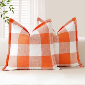 CAUC-Lot de 2 housses de coussin carr&eacute;es d&eacute;coratives &agrave; carreaux de buffle en lin avec bords cousus pour canap&eacute;, lit, salon, 45 x 45 cm (orange et blanc) - Neuf