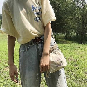 Sac bandouli&egrave;re mignon en toile pour femme, en forme de seau, imprim&eacute; oranges, fraises et lait, motif petite fille. Motifs : oranges, fraises et lait. - Neuf