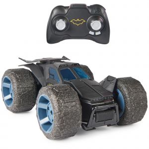 DC Comics, Batman, Stunt Force Batmobile, voiture radiocommand&eacute;e d'int&eacute;rieur, compatible avec figurine articul&eacute;e, Turbo Boost et cascades d&eacute;lirantes, jouets de super-h&eacute;ros &agrave; collectionner pour les gar&ccedil;ons et les filles &agrave; partir de 4 ans - Neuf