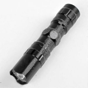 Mini lampe de poche à LED Mini lampe de poche Lampe de poche étanche Bouchon arrière magnétique Idéal pour les activités intérieures/extérieures-noir - Neuf