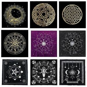 24 Style Tarots Nappe Triple Lune Pentagrammes Pa&iuml;en Autel Nappe Tarots Flanelle Tissu Divination Astrologie Jeu De Soci&eacute;t&eacute; 49x49cm - Neuf