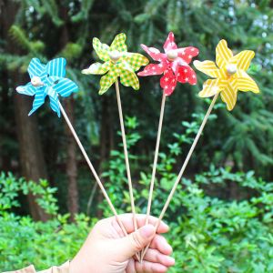 Moulin à vent en forme de fleur, 4 éoliennes multicolores pour jardin, balcon et décoration extérieure, multicolore aléatoire - Neuf