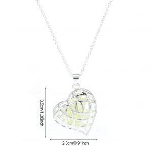 Collier Chaine En Alliage Tendance Avec Pendentif Fluorescent En Forme De Cour Creux Vert - Neuf