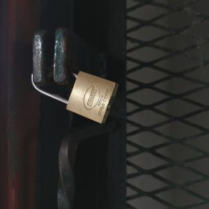 Cadenas S&eacute;curit&eacute; Identiques Mod&egrave;le 31 | Longue Anse en Acier, Antirouille, Imperm&eacute;able | Id&eacute;al pour Sport, &Eacute;cole, Bagages | Laiton Mat, 50 mm, Laiton et Arche en Acier - Neuf