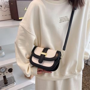 Sac bandoulière noir pour femme, petit sac cartable et sac à bandoulière, sac à main vintage en cuir vegan - Neuf