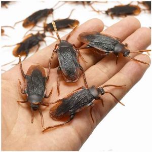 faux cafard mille-pattes Scorpion enfants accessoires de tour faux cafards insectes en plastique jouet fournitures de fête décoration d'halloween - Type Cockroach-50PCS - Neuf