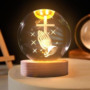 Veilleuse Boule De Cristal 3d Priante Avec Base En Bois, D&eacute;coration De No&euml;l, Lampe Boule En Verre, J&eacute;sus Croix, Lune, Plan&egrave;tes, Cadeaux Religieux Pour D&eacute;coration Int&eacute;rieure (Croix) - Neuf
