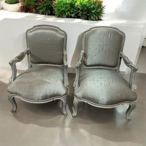 2 fauteuils style Louis XV verts motifs fleuris au Bois de h&ecirc;tre - Neuf