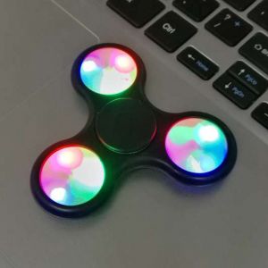 Spinner a main avec lumiere LED et roulement personnalise, jouet a focalisation rapide, soulage l'anxiete, noir - Neuf