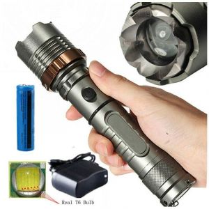 Lampe torche télescopique à zoom mécanique et lumière intense réglable pour la pêche et l'attaque défensive Lotus - Neuf