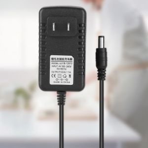 Chargeur de batterie au lithium adaptatif 12,6 V/1 a, protections multiniveaux, entree 100-240 V, prise americaine - Neuf