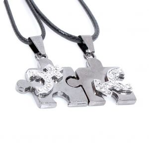 Collier Tendance En Acier Titane Avec Pendentif En Forme De Piece De Puzzle Et Strass Pour Couple - Neuf