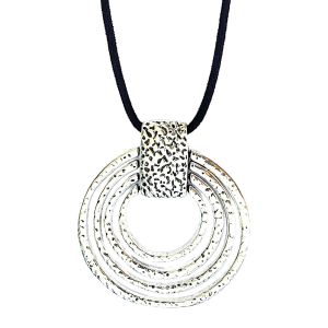 - Collier Femme Spirale Argent&eacute; - Grand Pendentif Femme Cercles Concentriques Avec Cordon En Daim Noir - Sautoir Long R&eacute;glable - Id&eacute;al Comme Cadeau - Neuf