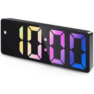 KAL-Réveil Numérique, Petit Reveil Matin Avec Écran Led Affiche Température Et Date, Reveil Digital Avec Snooze, Commande Vocale, Alimenté Par Usb/Batterie, Boîtier Noir Et Chiffres Colorés - Neuf