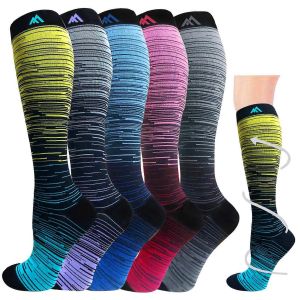 Large Veau Confort Des Chaussettes Pour Les Femmes Et Les Hommes, Petit De Taille Moyenne, Multicolore, Id&eacute;al Pour Les Voyages Et Les Soins Infirmiers - Neuf