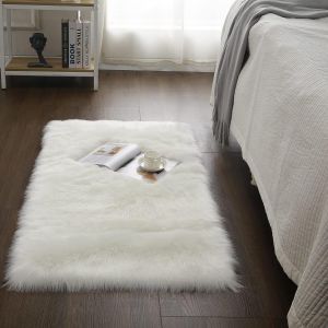Sjzg-Peau D'agneau Tapis/Imitation Toison Moquette | D&eacute;coration Tapis Fourrure Synth&eacute;tique Pour Le Salon, De Chaise Canap&eacute; Natte La Chambre &Agrave; Coucher Ou D'enfants, Lit (Blanc, 70x135cm) - Neuf