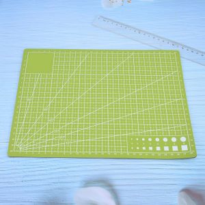Tapis de decoupe auto-cicatrisant en PVC, grille A4, papier, cuir, tissu (vert gazon) - Neuf