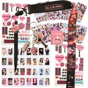 JEXNOVASHOP-BP Gifts Lot de 32 cartes BP Lomo, 12 feuilles d'autocollants, 1 support pour t&eacute;l&eacute;phone portable, 1 cordon, 1 trousseau de cl&eacute;s, 1 stylo, 2 tatouages - Neuf