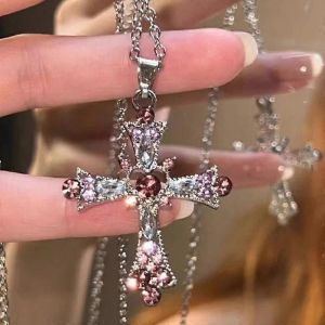 Collier Croix Gothique De Luxe Pour Les Femmes Pendentif Croix Coeur Éblouissant Couleur Rose Cool Colliers Fête Accessoires Tendance Bijoux - Neuf