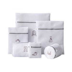 Lot de 6 sacs &agrave; linge blancs avec motif brod&eacute; pour le lavage et les voyages - Neuf