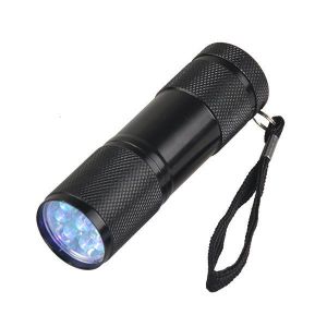 Lampe torche LED UV LE, lampe torche ultraviolette 395 nm, lumière noire, pour détecter les taches sur les vêtements, les tapis, les moquettes et les traces d'urine d'animaux. - Neuf