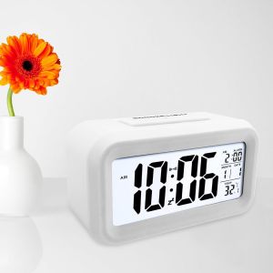 Led Horloge Digitale Réveil, Digitale Sans Tic-Tac Avec Affichage Date,Température,Snooze,(12/24H), Horloge Numérique Alimenté Par Batterie(3 X Nécessaires), Pour Chambre À Coucher,Bureau - Neuf