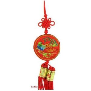 Kalanka-- Pendentif Porte Canards Mandarins 30 Cm - Porte-Bonheur Chinois &Agrave; Suspendre - Amulette Japonaise - Omamori Porte Chance Amour - Coloris Rouge - Cadeau Chine Asie - R&eacute;ussite Amoureuse - Neuf