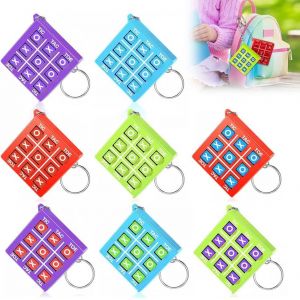 Kal-Lot De 8 Porte-Cl&eacute;s Tic Tac Toe - Mini Porte-Cl&eacute;s Tic Tac Toe - D&eacute;coration De Jeu - Pour Mini Sac &Agrave; Dos D'anniversaire Gar&ccedil;on Et Fille (Rouge, Bleu, Jaune, Violet) - Neuf