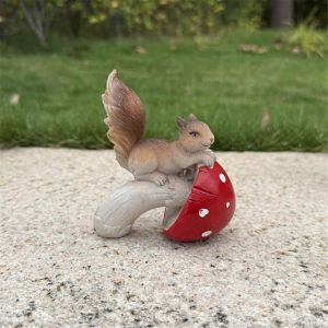Champignon &eacute;cureuil r&eacute;sine statue ornements cour ext&eacute;rieure jardin pelouse articles de d&eacute;coration - Neuf