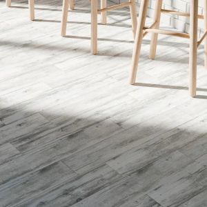 Lames PVC Clipsable &iquest; Ep. 4 mm &iquest; GARANTIE 15 ans &iquest; Bois Gris Clair &iquest; Dimensions L 122 x l 18 cm - Neuf