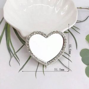 Miroir Mural Vintage En Forme De Rose,Cadre De Miroir Mural En Forme D'amour,Accessoires De Meubles De Maison De Poupée,Micro Scène De Décoration,Accessoires Photo.Silvery. - Neuf