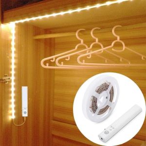 Éclairage De Placard, Ruban Lumineux De Nuit 45 Led 2 M, Lampe À Détecteur De Mouvement Pour Placard/Armoire/Escalier/Couloir/Penderie, Alimenté Par Batterie - Neuf