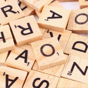 tuiles de puzzle de l'alphabet en bois - 100pcs lettres et chiffres pendentifs - Neuf