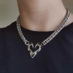 Nouvelle Mode Coréenne Punk Hollow Flame Love Pendentif Collier Hommes S Femmes S Simple Rock Pendentif Collier Cool Cadeau Bijoux - Neuf