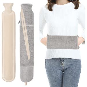 JGD-Longue Bouteille avec Peluche Housse, Grande Bouillotte eau Chaude 2 Litres avec Housse &agrave; Fermeture &eacute;clair, Gris Caoutchouc Bouillotte Longue Lit, L&ocirc;gue Hot Water Bottle avec Sangle - Neuf