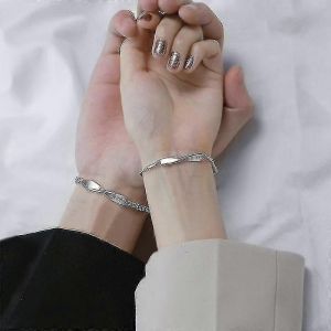 Mobius Couple Bracelet En Argent Hommes Couples Petit Design Sens Saint-Valentin Cadeaux Commémoratifs Pour Les Amoureux - Neuf