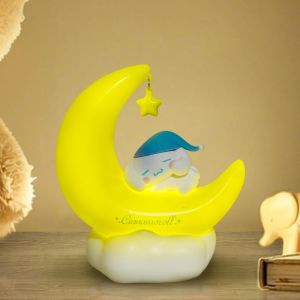 Sanrio Veilleuse Led Cinnamoroll Pour Enfants, Veilleuse Usb En Forme De Lune Avec 3 Modes, Jolie Lampe De Nuit En Forme De Cinnamoroll, Lampes Sanrio Décoratives Pour Cadeaux D'Anniversaire - Neuf